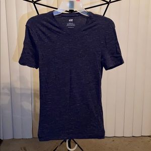 Men’s XS shirt.